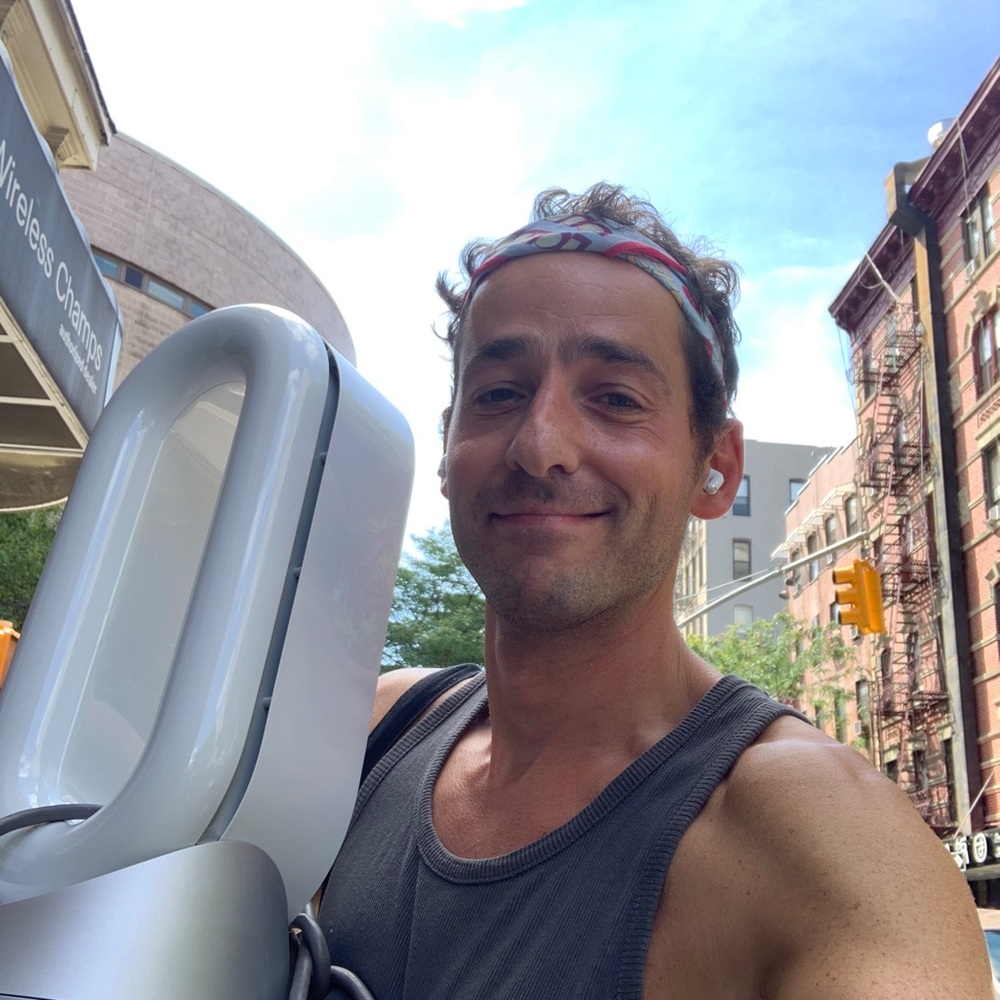 Meet your Posher, Elie